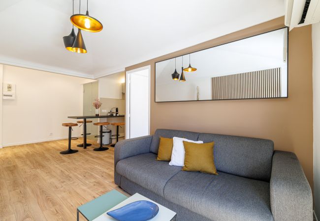 Apartment in Nice - Chic & Bright 1 Bedroom A/C Apartment with Balcony Apartment in Nice - Chic & Bright 1 Bedroom A/C Apartment with Balcony