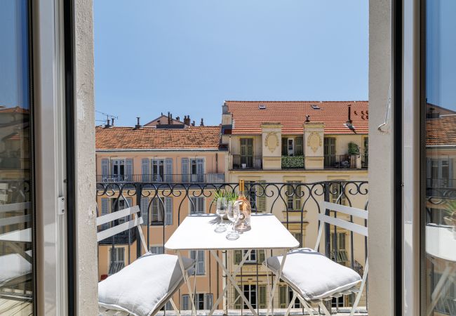 Apartment in Nice - Chic & Bright 1 Bedroom A/C Apartment with Balcony Apartment in Nice - Chic & Bright 1 Bedroom A/C Apartment with Balcony