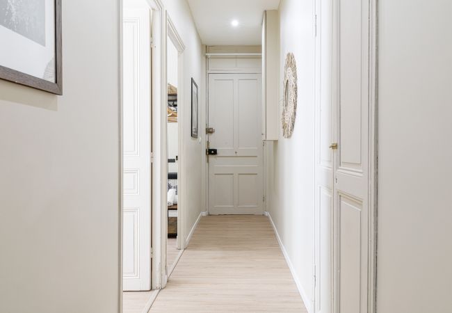 Apartment in Nice - Elegant 2-Bedroom Apartment with Large Terrace – Port/Riquier Apartment in Nice - Elegant 2-Bedroom Apartment with Large Terrace – Port/Riquier