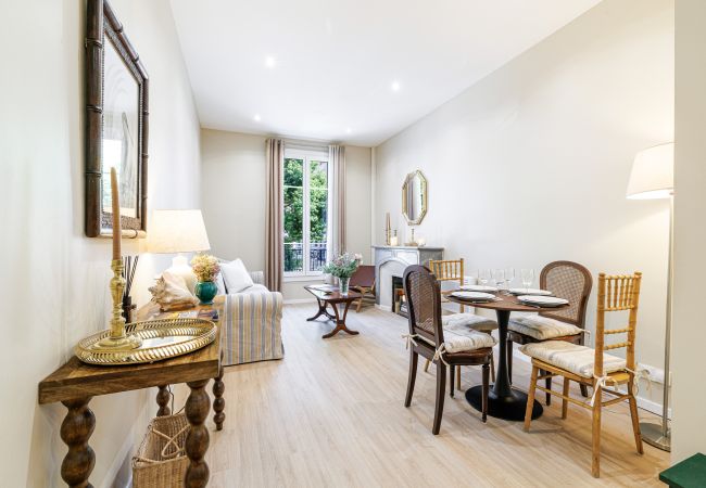 Apartment in Nice - Elegant 2-Bedroom Apartment with Large Terrace – Port/Riquier Apartment in Nice - Elegant 2-Bedroom Apartment with Large Terrace – Port/Riquier