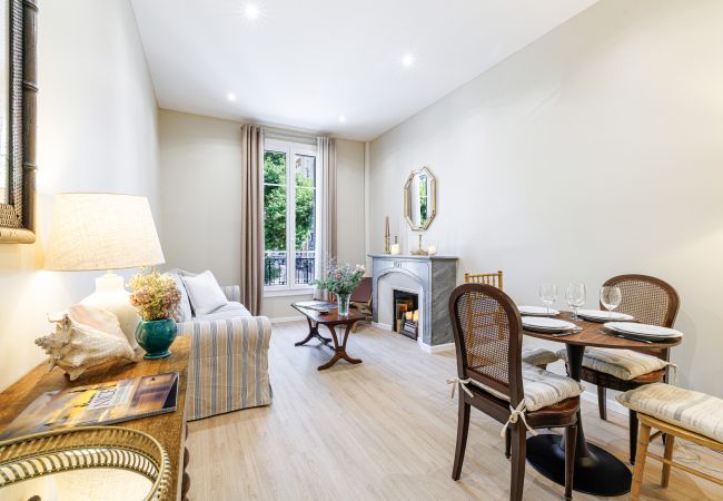 Apartment in Nice - Elegant 2-Bedroom Apartment with Large Terrace – Port/Riquier Apartment in Nice - Elegant 2-Bedroom Apartment with Large Terrace – Port/Riquier