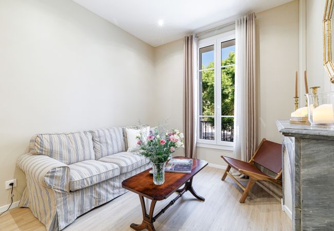 Apartment in Nice - Elegant 2-Bedroom Apartment with Large Terrace – Port/Riquier Apartment in Nice - Elegant 2-Bedroom Apartment with Large Terrace – Port/Riquier