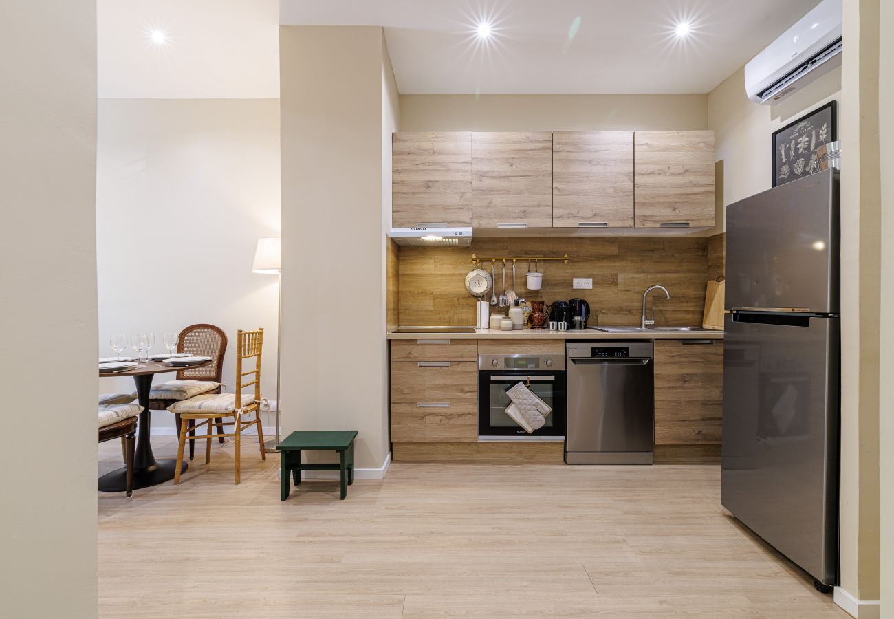 Apartment in Nice - Elegant 2-Bedroom Apartment with Large Terrace – Port/Riquier Apartment in Nice - Elegant 2-Bedroom Apartment with Large Terrace – Port/Riquier