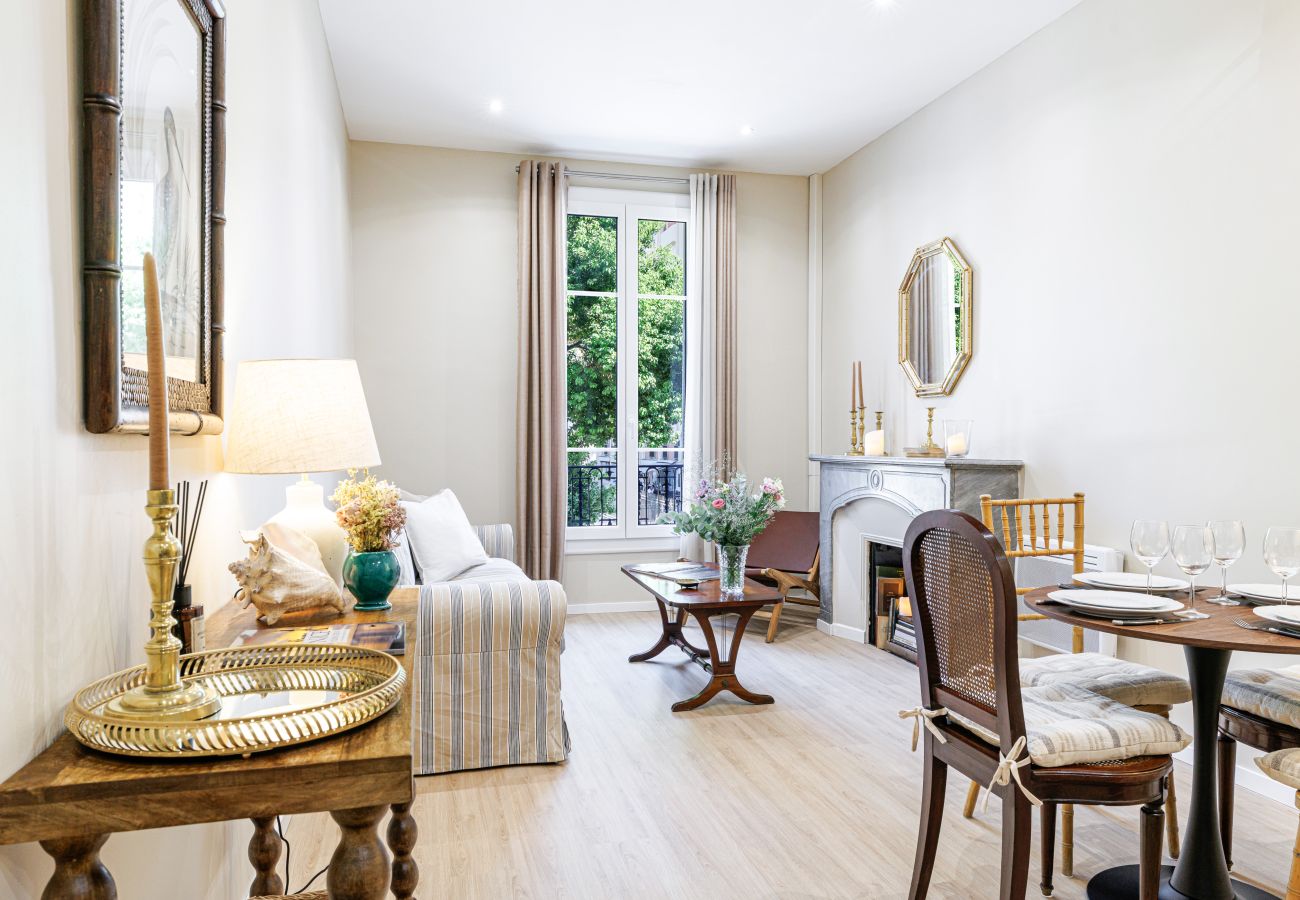 Apartment in Nice - Elegant 2-Bedroom Apartment with Large Terrace – Port/Riquier Apartment in Nice - Elegant 2-Bedroom Apartment with Large Terrace – Port/Riquier