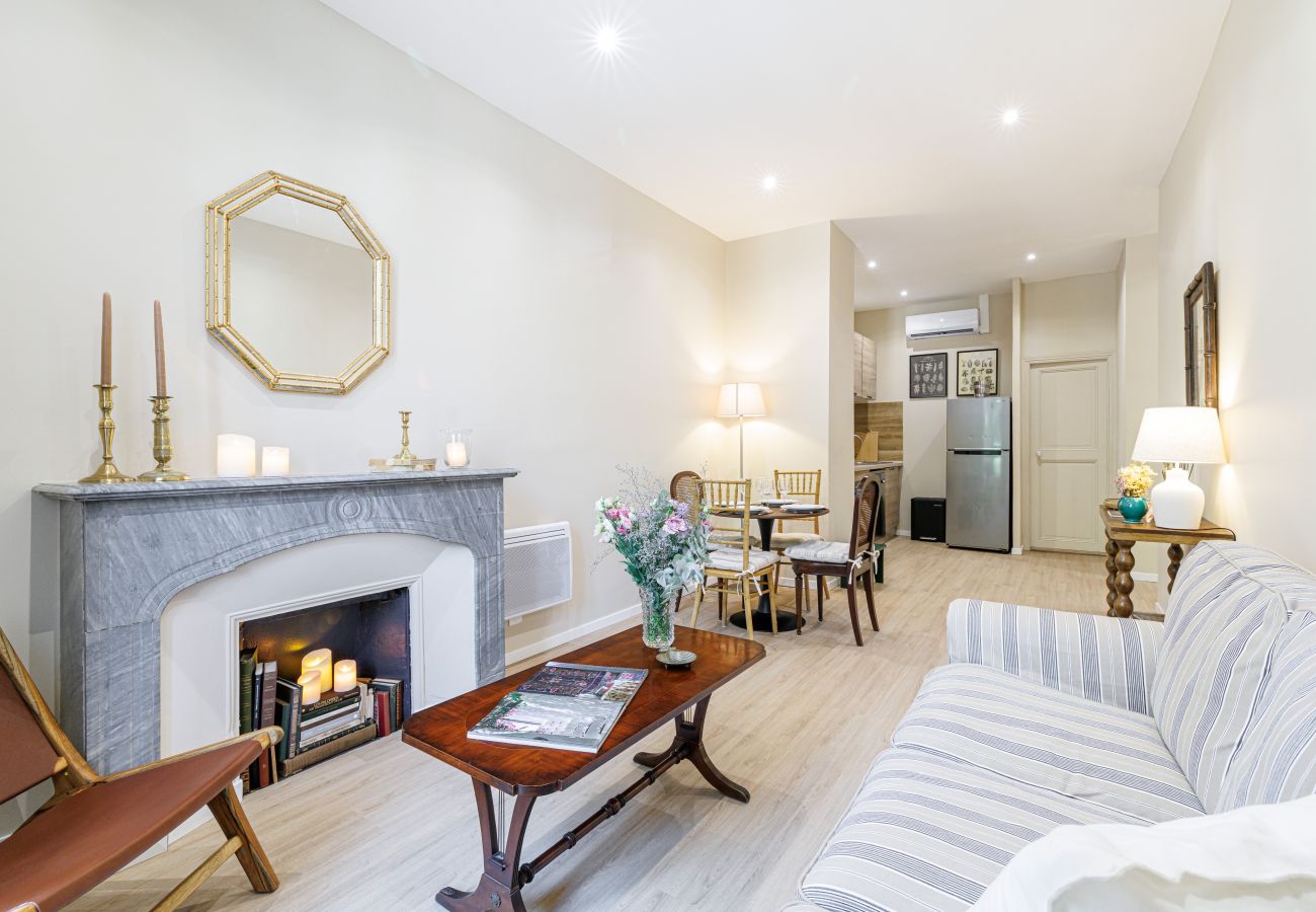 Apartment in Nice - Elegant 2-Bedroom Apartment with Large Terrace – Port/Riquier Apartment in Nice - Elegant 2-Bedroom Apartment with Large Terrace – Port/Riquier