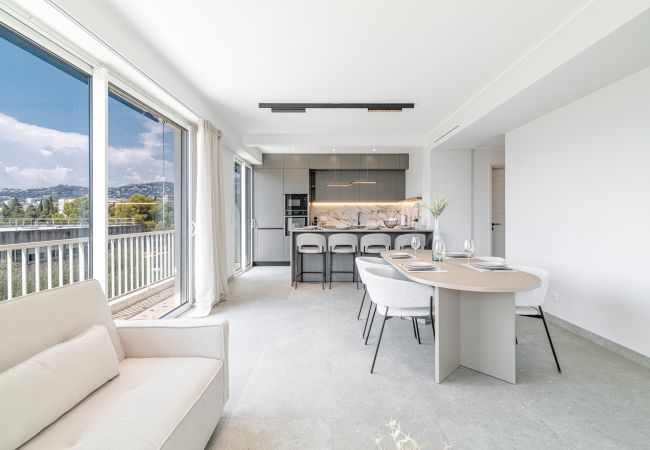 Apartment in Nice - Superb Renovated 2-Bedroom in Nice Cimiez – Peace & Comfort Apartment in Nice - Superb Renovated 2-Bedroom in Nice Cimiez – Peace & Comfort