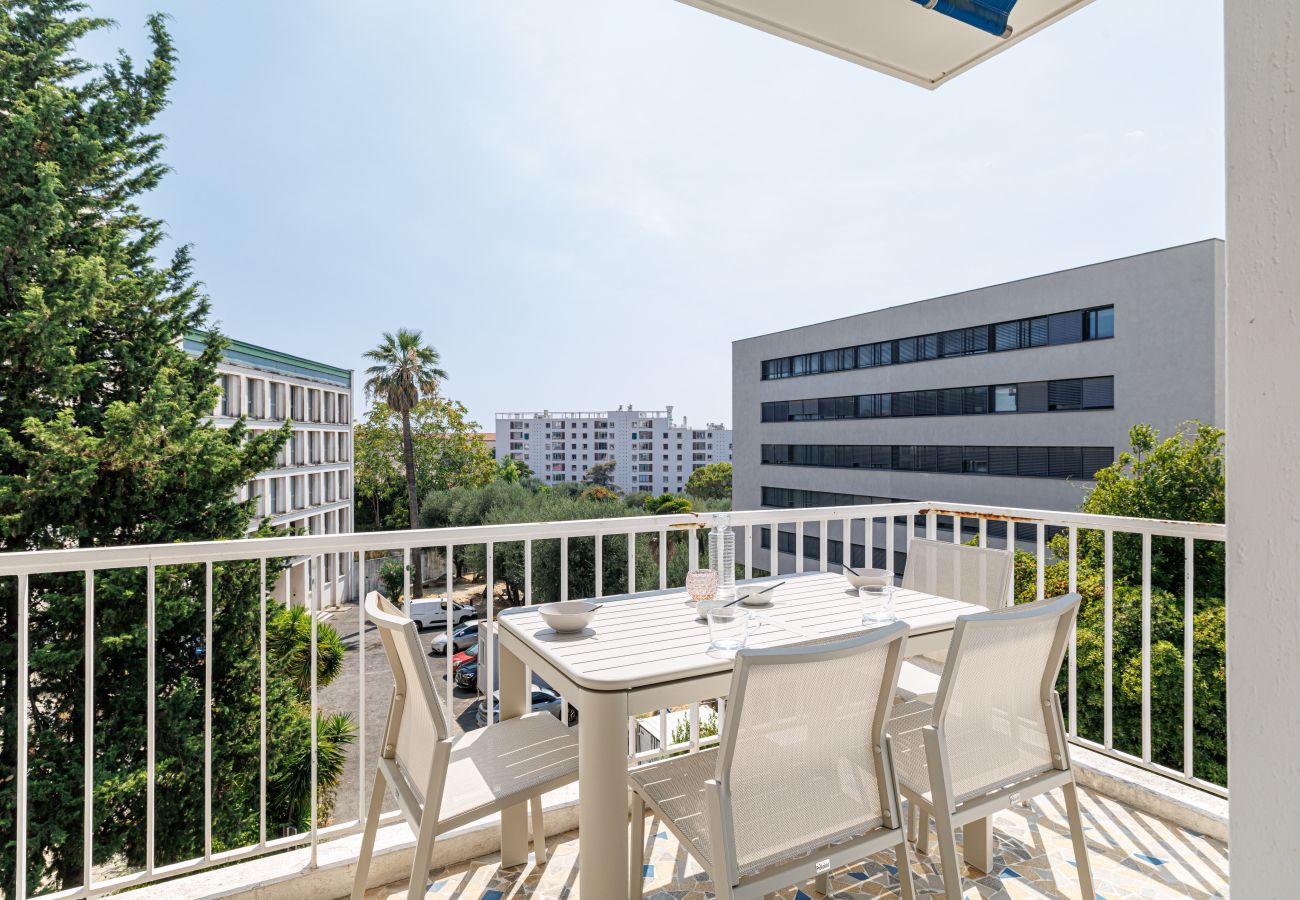 Apartment in Nice - Superb Renovated 2-Bedroom in Nice Cimiez – Peace & Comfort Apartment in Nice - Superb Renovated 2-Bedroom in Nice Cimiez – Peace & Comfort