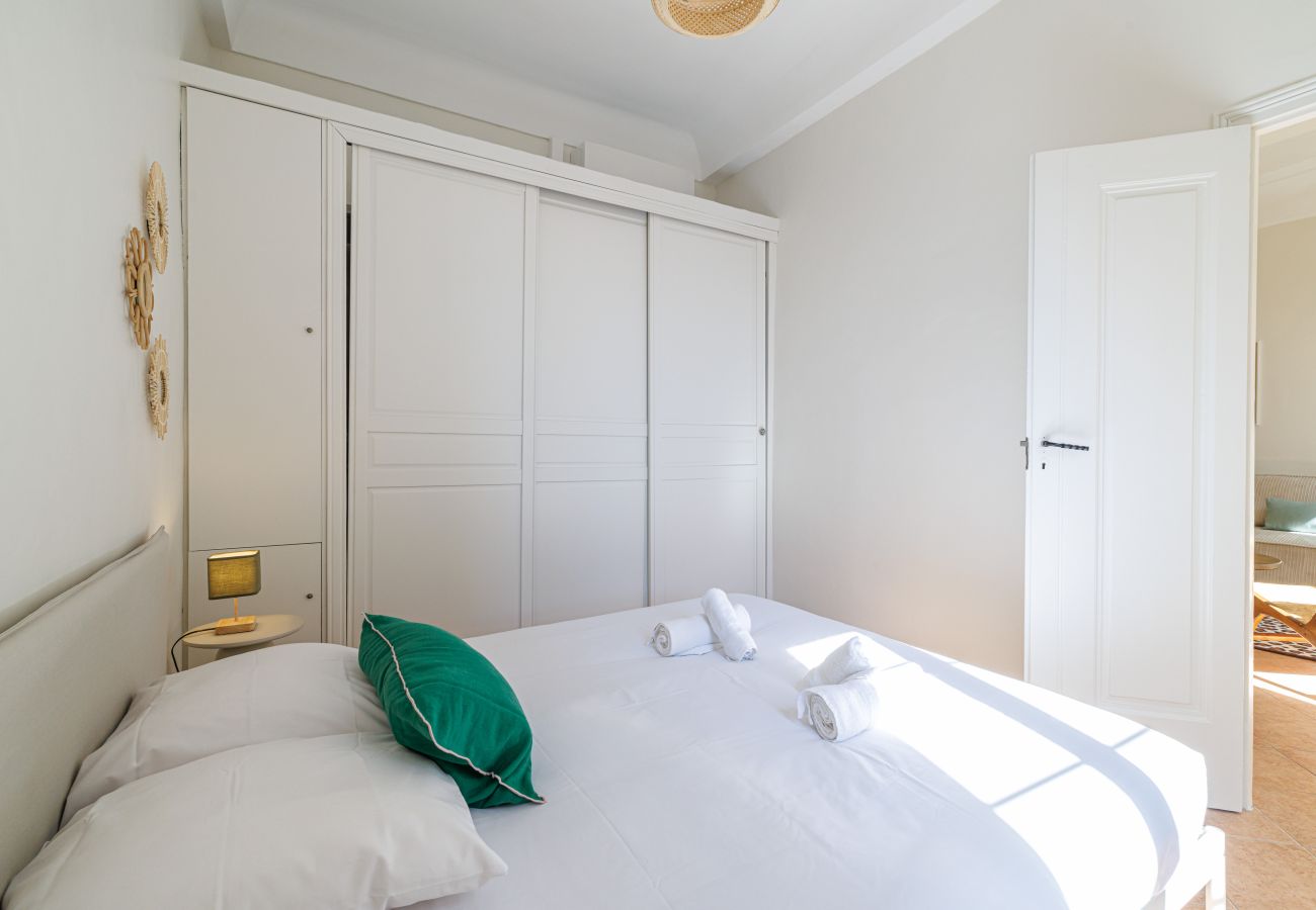 Apartment in Nice - Bright 2BR Niçois Apt w/ A/C, between Port & Garibaldi Apartment in Nice - Bright 2BR Niçois Apt w/ A/C, between Port & Garibaldi