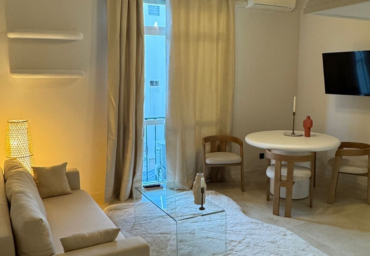 Studio in Nice - Charming Air-Conditioned Studio with Mezzanine – Nice City Center