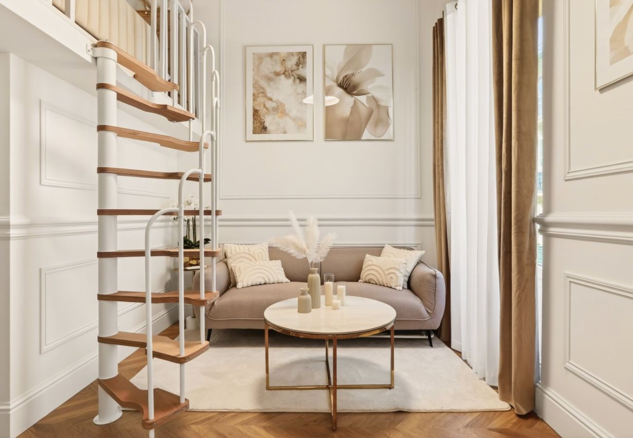 Studio in Nice - Elegant Air-Conditioned Studio with Mezzanine in the Heart of Nice