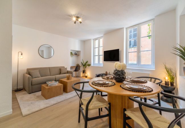 Apartment in Nice - Renovated One-Bedroom Apartment at the Gateway to Old Nice • Walk to Garibaldi & the Beach