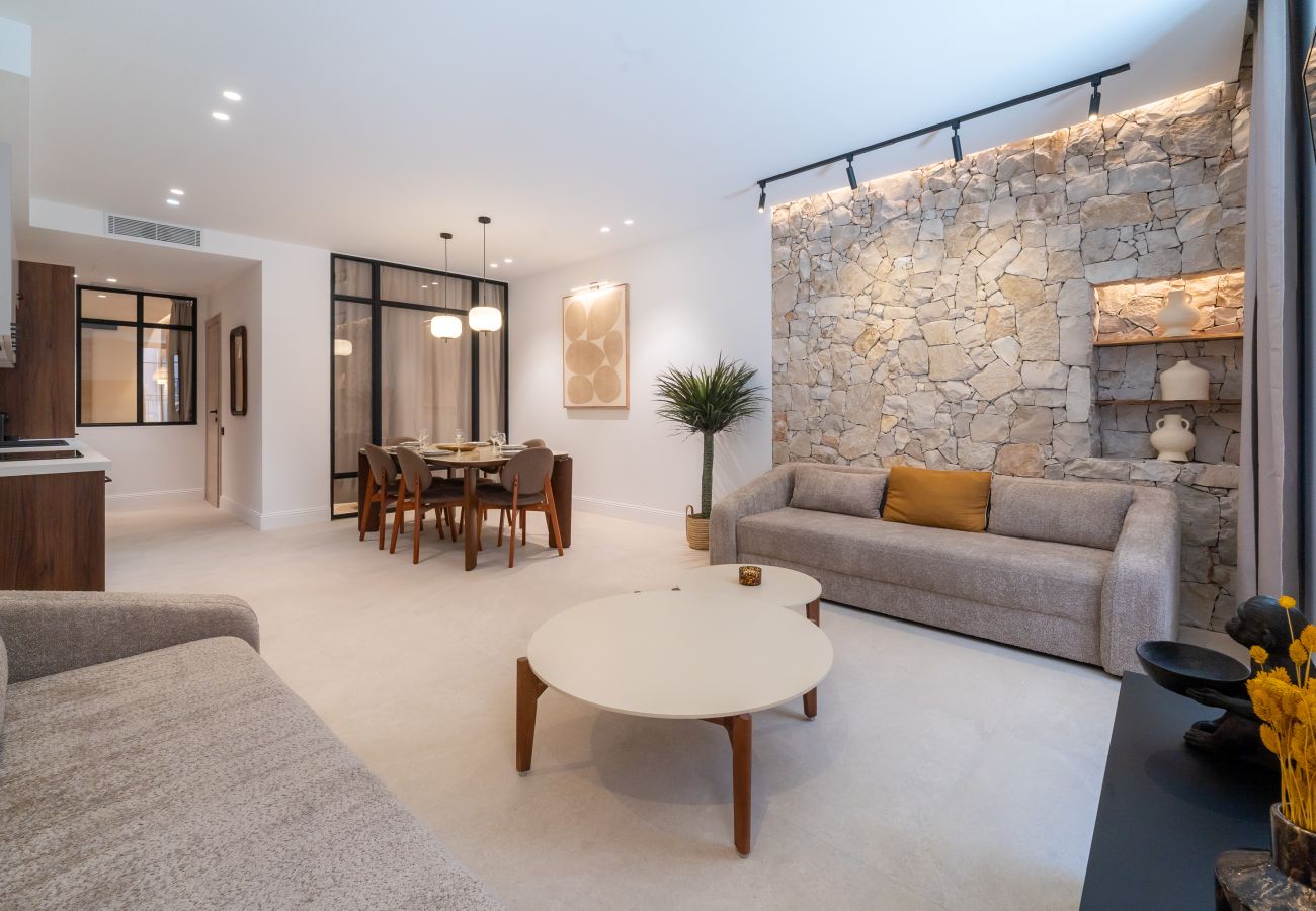 Apartment in Villefranche-sur-Mer - Chic 2-suite flat, balcony, Villefranche old town
