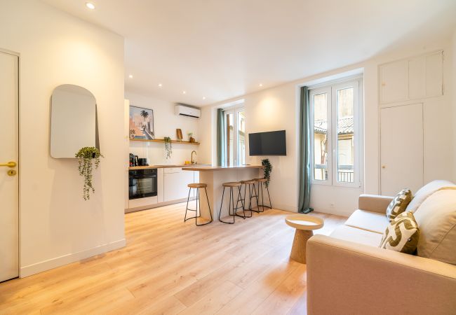 Studio in Nice - Cosy renovated studio, AC — walk to Nice Port