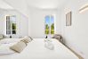 Apartment in Saint-Laurent-du-Var - Garden-level 2-bedroom apartment, plancha grill, garden & shared pool